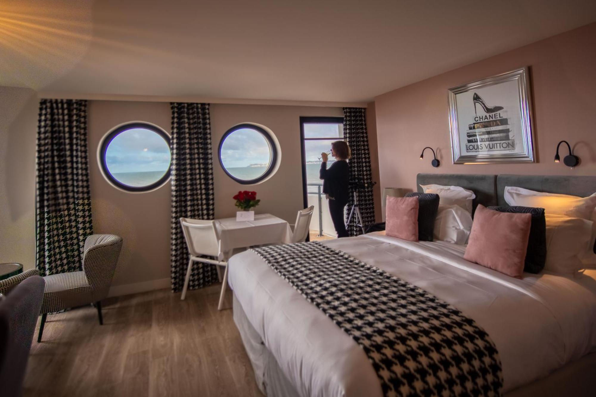 Le Paquebot Hotel Villerville Luaran gambar